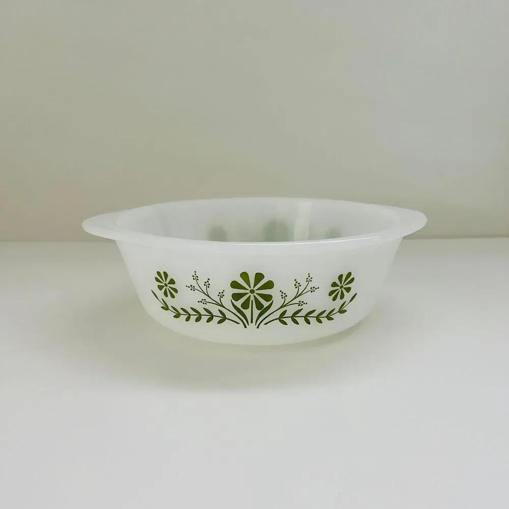 GLASBAKE White Milk Glass Green Daisy Floral Round Casserole Baking Dish 1.5 Qt
